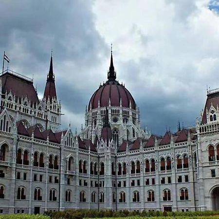 A13 Parliament Sunflower Cozy Apartment Budapest Luaran gambar